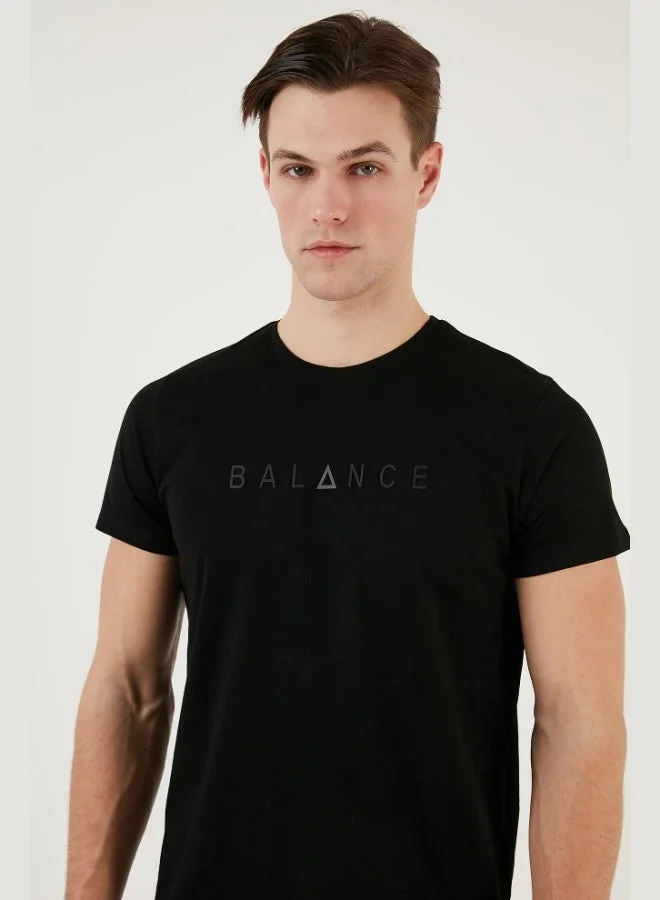 بوراتي تيشيرت قطن بوراتي بقصة ضيقة وياقة دائرية للرجال